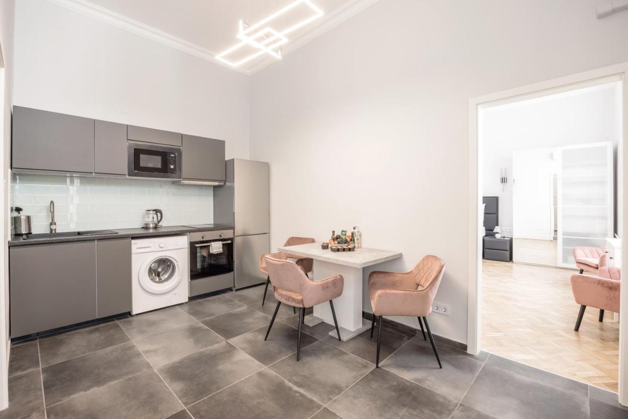 Prime Star Fashion Street Modern Luxury Apartments บูดาเปสต์ ภายนอก รูปภาพ